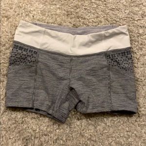 lululemon shorts: size 6